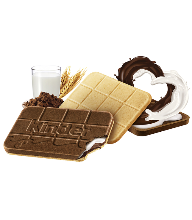 Kinder Cards Biscuit-Riegel mit Schoko- und Vanillecreme, neben Milchglas