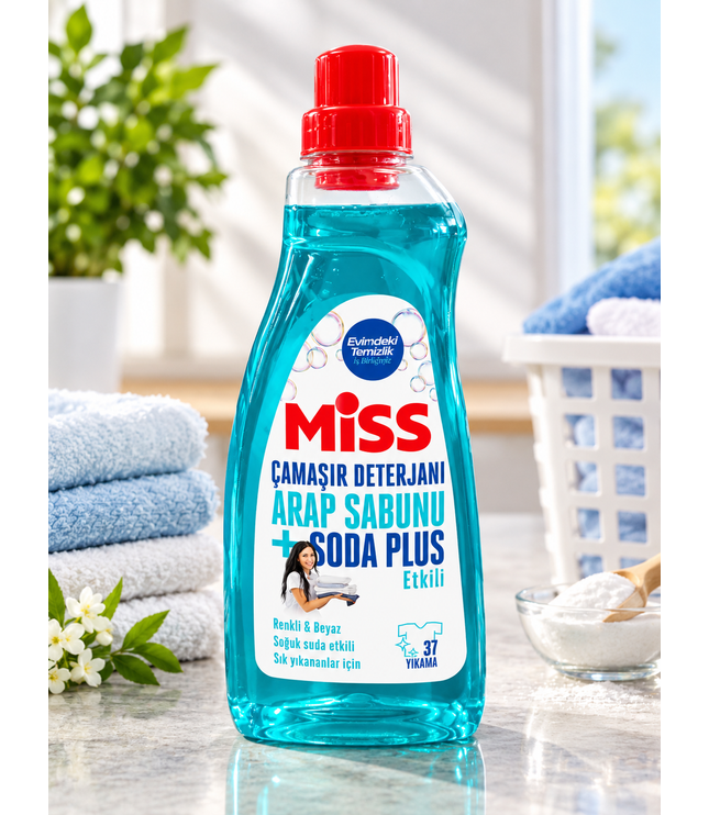 Flüssiges Waschmittel „Miss Arap Sabunu“ für Wäsche in blauer Flasche